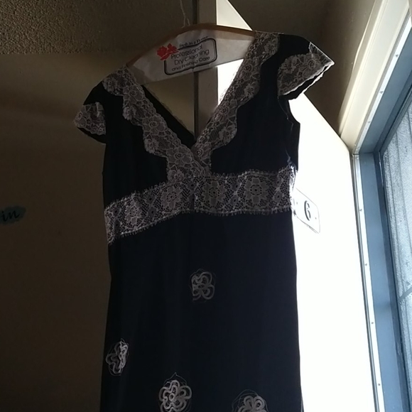 Dress - Picture 1 of 6
